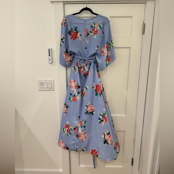 Women’s floral wrap dress (size M) - Picture 6 of 7
